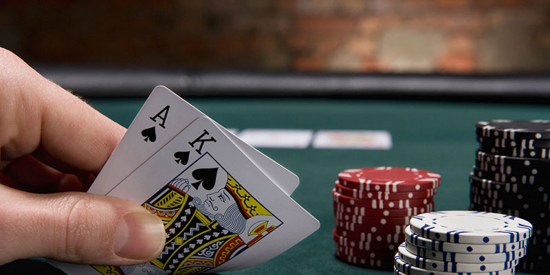Hướng dẫn chơi poker iWin68 chi tiết từ chuyên gia 4 xu-ly-khi-bluff-trong-poker